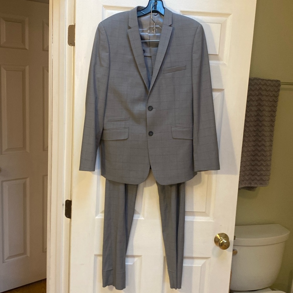 Boys Andrew Marc by Marc New York boys 18 skinny fitted suit used